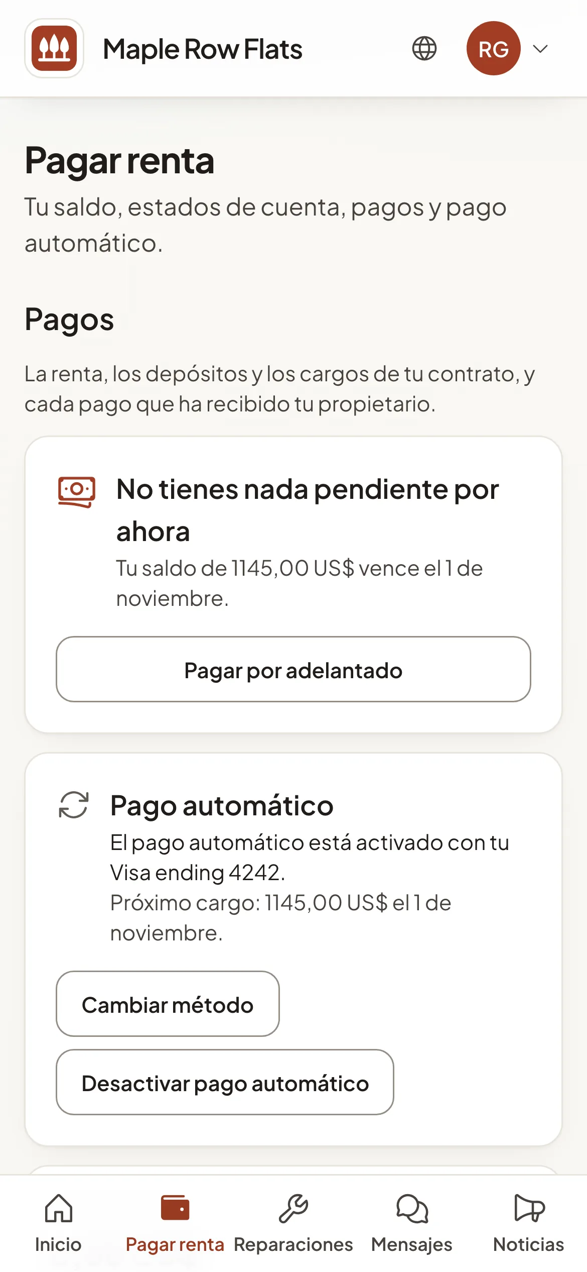La página Pagar renta de un portal de residentes en un teléfono: nada pendiente por ahora con un botón para pagar por adelantado, y el pago automático activado con una tarjeta y el próximo cargo.