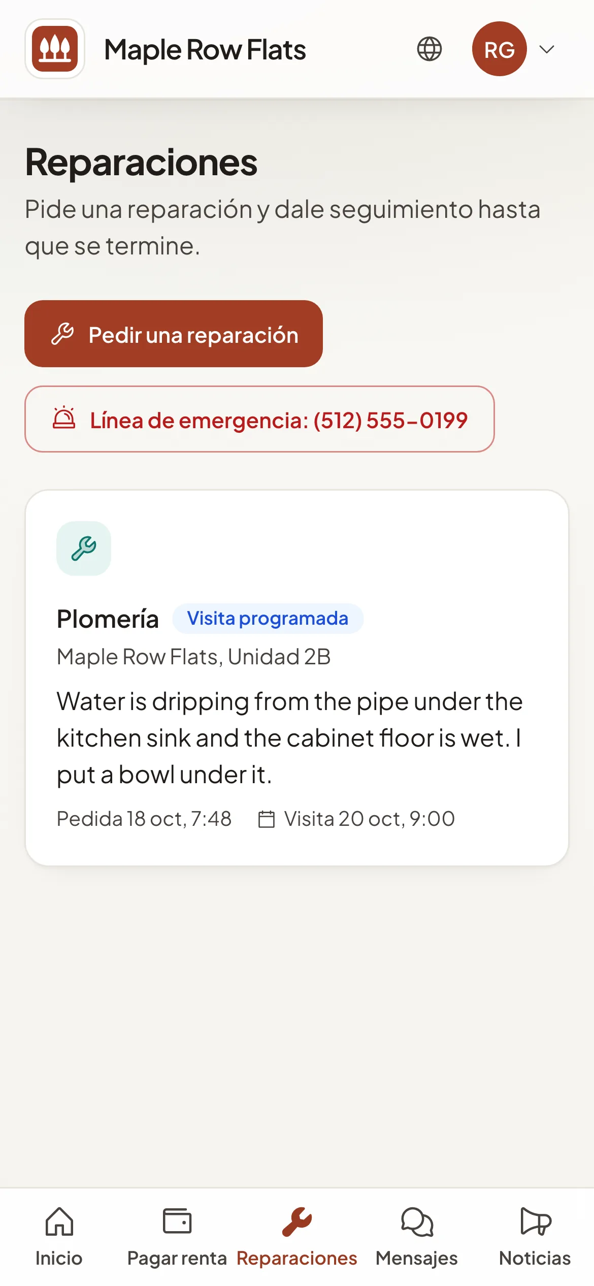 La página Reparaciones de un portal de residentes en un teléfono, con la línea de emergencia, el botón Pedir una reparación y las reparaciones del residente con su estado.